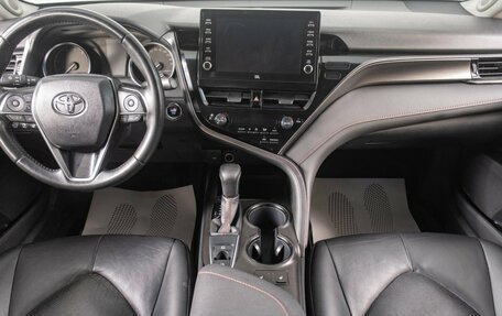Toyota Camry, 2021 год, 3 399 000 рублей, 12 фотография