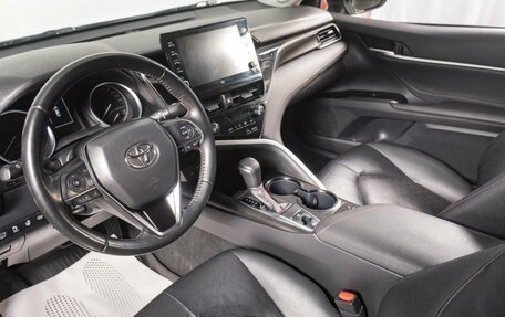 Toyota Camry, 2021 год, 3 399 000 рублей, 8 фотография