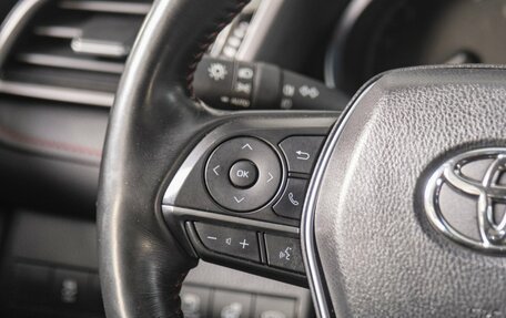 Toyota Camry, 2021 год, 3 399 000 рублей, 10 фотография
