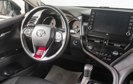 Toyota Camry, 2021 год, 3 399 000 рублей, 16 фотография