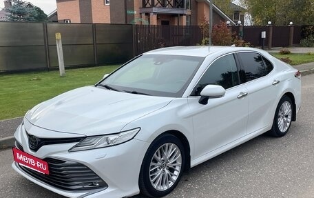 Toyota Camry, 2018 год, 2 850 000 рублей, 3 фотография