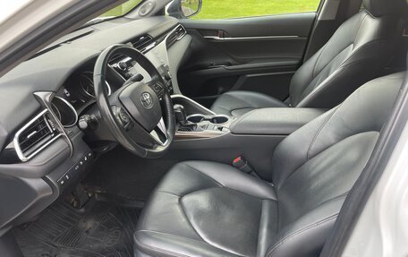 Toyota Camry, 2018 год, 2 850 000 рублей, 14 фотография