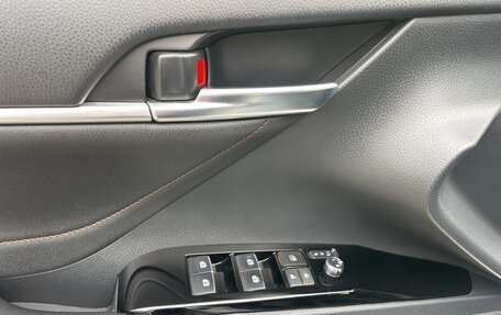 Toyota Camry, 2018 год, 2 850 000 рублей, 16 фотография
