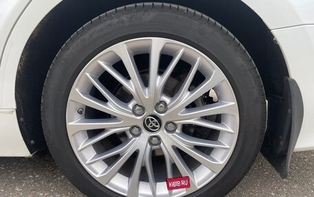 Toyota Camry, 2018 год, 2 850 000 рублей, 10 фотография
