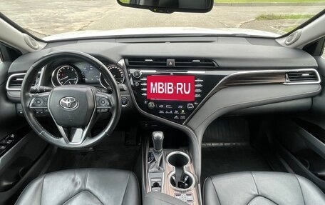 Toyota Camry, 2018 год, 2 850 000 рублей, 15 фотография