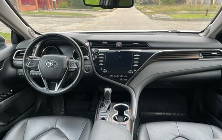 Toyota Camry, 2018 год, 2 850 000 рублей, 21 фотография