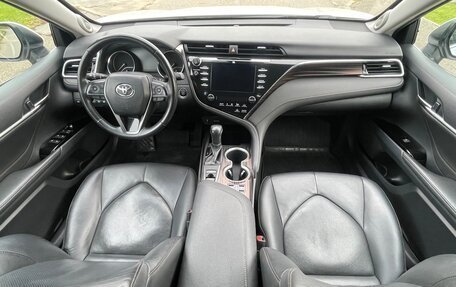 Toyota Camry, 2018 год, 2 850 000 рублей, 22 фотография