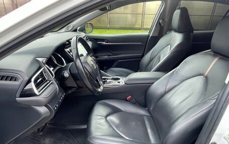 Toyota Camry, 2018 год, 2 850 000 рублей, 35 фотография