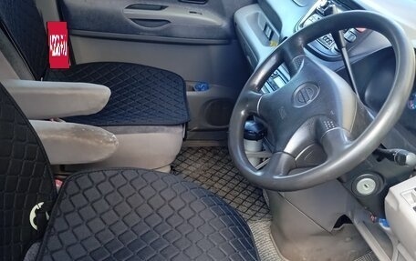Nissan Serena II, 2001 год, 330 000 рублей, 8 фотография