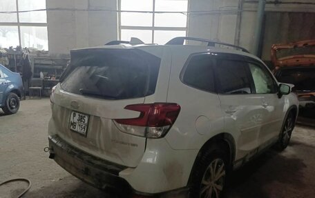 Subaru Forester, 2019 год, 1 900 000 рублей, 3 фотография