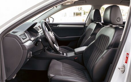 Skoda Superb III рестайлинг, 2019 год, 1 825 000 рублей, 11 фотография