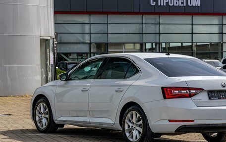 Skoda Superb III рестайлинг, 2019 год, 1 825 000 рублей, 10 фотография