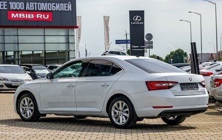Skoda Superb III рестайлинг, 2019 год, 1 825 000 рублей, 4 фотография