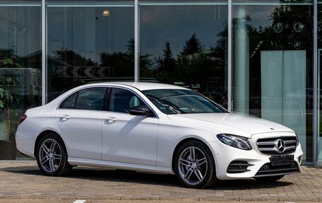 Mercedes-Benz E-Класс, 2019 год, 3 025 000 рублей, 3 фотография