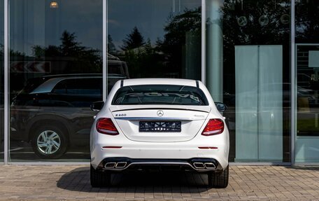 Mercedes-Benz E-Класс, 2019 год, 3 025 000 рублей, 5 фотография