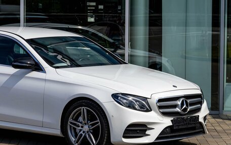 Mercedes-Benz E-Класс, 2019 год, 3 025 000 рублей, 8 фотография
