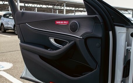 Mercedes-Benz E-Класс, 2019 год, 3 025 000 рублей, 12 фотография