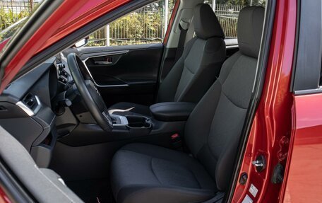 Toyota RAV4, 2021 год, 3 250 000 рублей, 13 фотография