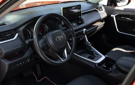 Toyota RAV4, 2021 год, 3 250 000 рублей, 27 фотография