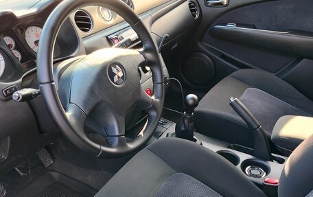 Mitsubishi Outlander III рестайлинг 3, 2005 год, 750 000 рублей, 9 фотография