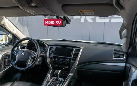 Mitsubishi Pajero Sport III рестайлинг, 2018 год, 2 849 000 рублей, 11 фотография