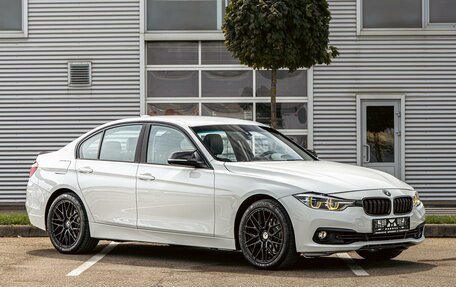 BMW 3 серия, 2017 год, 1 975 000 рублей, 3 фотография