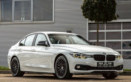 BMW 3 серия, 2017 год, 1 975 000 рублей, 7 фотография