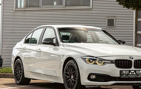 BMW 3 серия, 2017 год, 1 975 000 рублей, 8 фотография