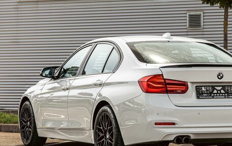 BMW 3 серия, 2017 год, 1 975 000 рублей, 11 фотография