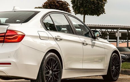BMW 3 серия, 2017 год, 1 975 000 рублей, 13 фотография