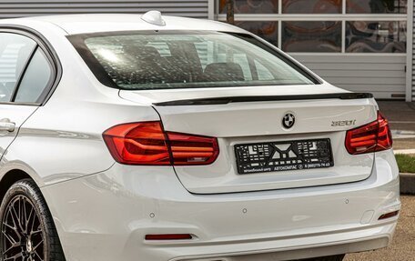 BMW 3 серия, 2017 год, 1 975 000 рублей, 12 фотография