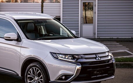 Mitsubishi Outlander III рестайлинг 3, 2017 год, 1 555 000 рублей, 7 фотография