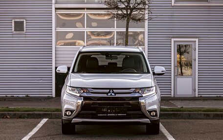 Mitsubishi Outlander III рестайлинг 3, 2017 год, 1 555 000 рублей, 2 фотография