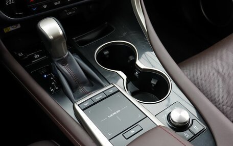 Lexus RX IV рестайлинг, 2019 год, 4 350 000 рублей, 16 фотография