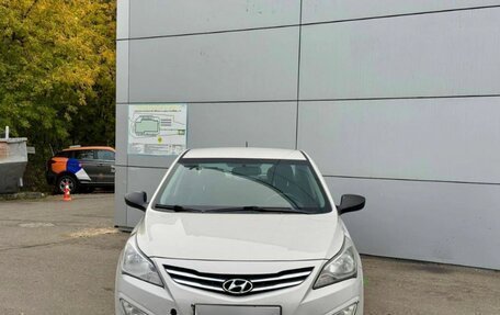 Hyundai Solaris II рестайлинг, 2015 год, 929 000 рублей, 2 фотография