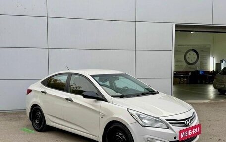 Hyundai Solaris II рестайлинг, 2015 год, 929 000 рублей, 3 фотография