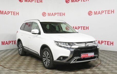 Mitsubishi Outlander III рестайлинг 3, 2020 год, 1 919 000 рублей, 3 фотография