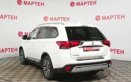 Mitsubishi Outlander III рестайлинг 3, 2020 год, 1 919 000 рублей, 7 фотография