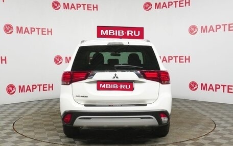 Mitsubishi Outlander III рестайлинг 3, 2020 год, 1 919 000 рублей, 6 фотография