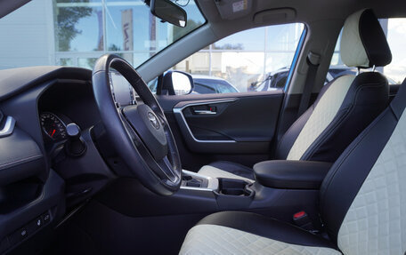 Toyota RAV4, 2020 год, 3 366 000 рублей, 10 фотография