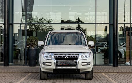 Mitsubishi Pajero IV, 2015 год, 2 125 000 рублей, 2 фотография