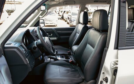 Mitsubishi Pajero IV, 2015 год, 2 125 000 рублей, 11 фотография