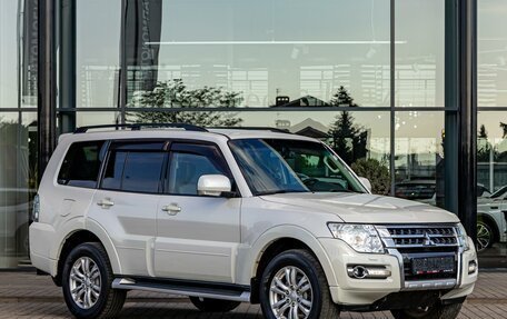 Mitsubishi Pajero IV, 2015 год, 2 125 000 рублей, 3 фотография