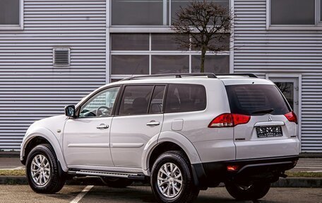 Mitsubishi Pajero Sport II рестайлинг, 2015 год, 1 565 000 рублей, 4 фотография