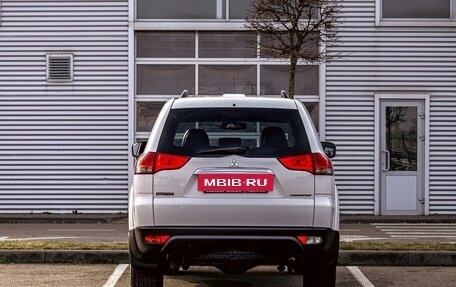Mitsubishi Pajero Sport II рестайлинг, 2015 год, 1 565 000 рублей, 5 фотография