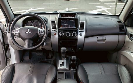 Mitsubishi Pajero Sport II рестайлинг, 2015 год, 1 565 000 рублей, 17 фотография
