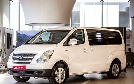 Hyundai Grand Starex Grand Starex I рестайлинг 2, 2015 год, 1 975 000 рублей, 1 фотография