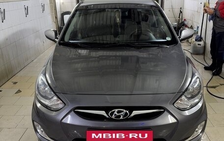 Hyundai Solaris II рестайлинг, 2012 год, 1 200 000 рублей, 2 фотография