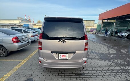 Toyota Noah III, 2002 год, 750 000 рублей, 4 фотография