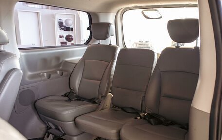 Hyundai Grand Starex Grand Starex I рестайлинг 2, 2015 год, 1 975 000 рублей, 17 фотография